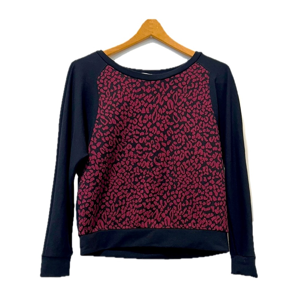 GBX Women's Black Sweater long sleeve shirt cheetah Print size XS scoop neck